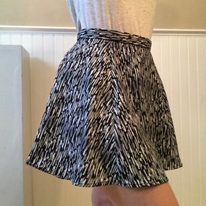 H&M Divided Black & White Patterned Skater Skirt